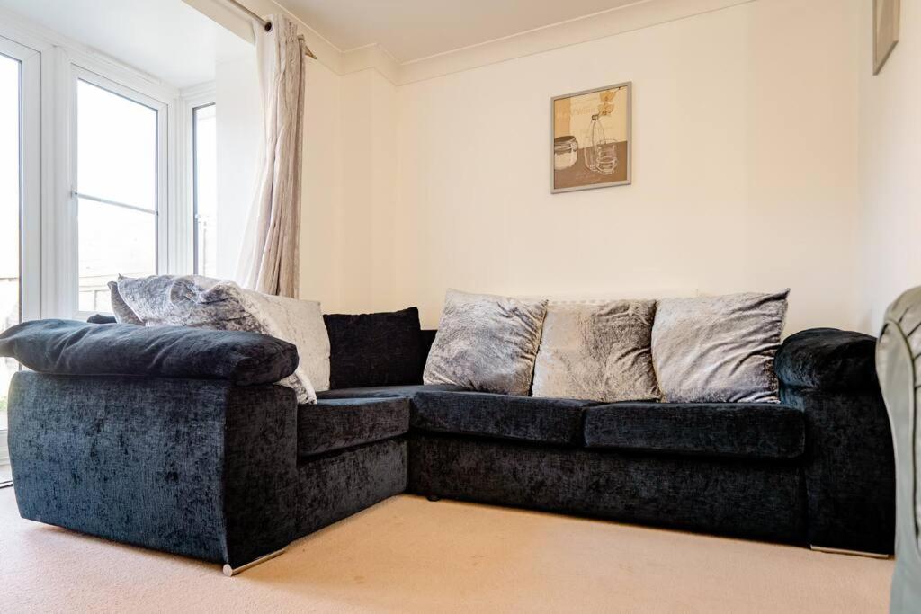 Apartment Cosy And Spacious Double Bedrooms Close To